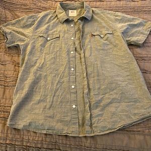 Men’s short sleeve button down